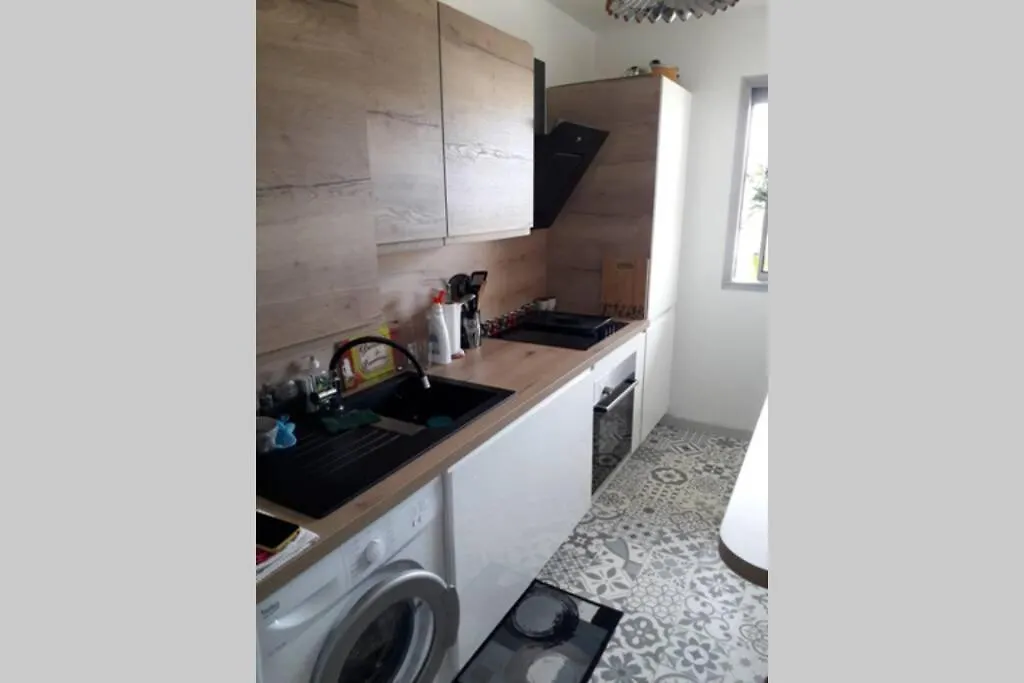 Appartement Chaleureux appart 2 pièces entièrement rénové. à Saint-Laurent-du-Var