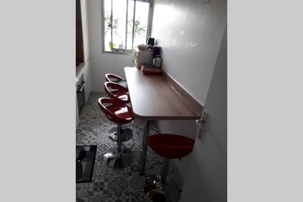 Appartement Chaleureux appart 2 pièces entièrement rénové. à Saint-Laurent-du-Var